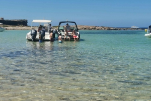 Tour en barco por Ibiza: navega por aguas cristalinas