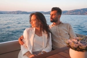 Bosphorus: Sunset Yacht Cruise with Private Yacht