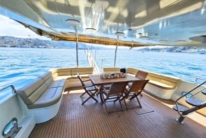 Bosphorus: Sunset Yacht Cruise with Private Yacht