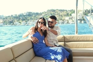 Bosphorus: Sunset Yacht Cruise with Private Yacht