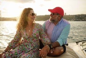 Bosphorus: Sunset Yacht Cruise with Private Yacht
