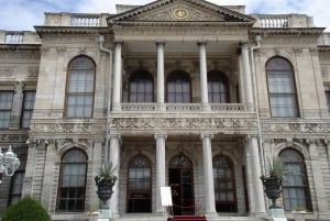 Dolmabahce Palace & Harem Skip-the-Line Entry & Audio Guide