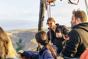 From Istanbul: 2-Day Trip to Cappadocia w/Balloon+Cave Hotel