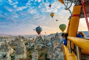 From Istanbul: Cappadocia Highlights 2-Day Tour with Balloon