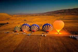 From Istanbul: Cappadocia Highlights 2-Day Tour with Balloon