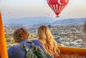 From Istanbul: Cappadocia Highlights 2-Day Tour with Balloon
