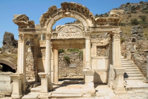 From Istanbul: Ephesus Tour with Roundtrip Flight