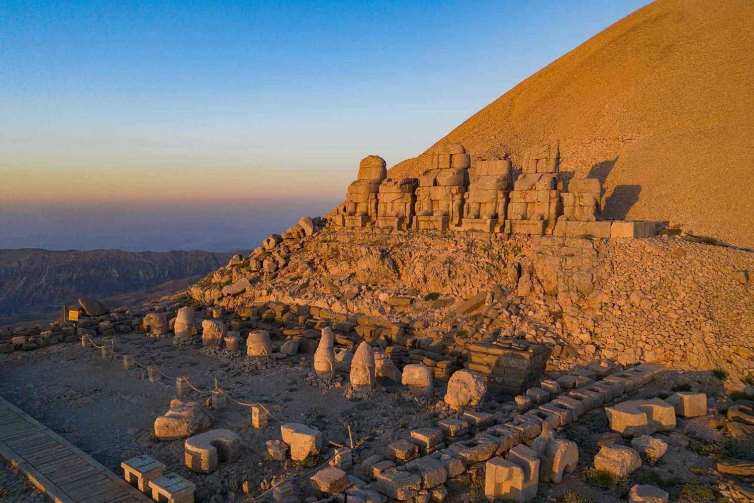 From Istanbul: Göbekli Tepe & Mount Nemrut 1 or 2 Day Tour