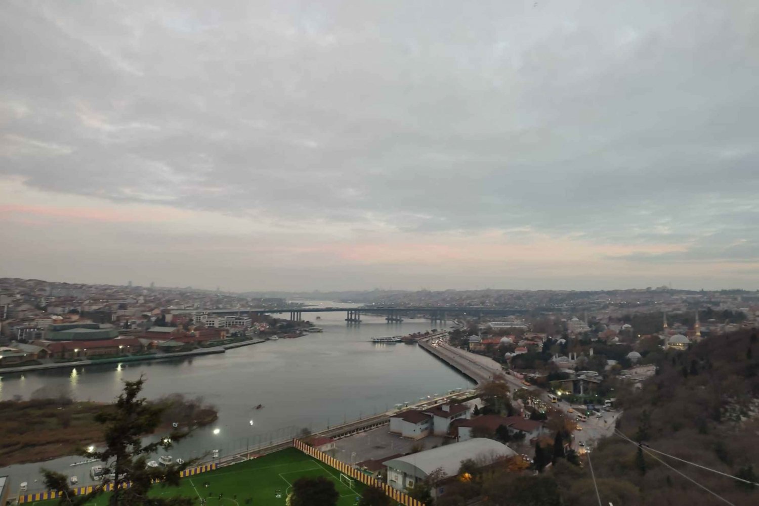 Istanbul: Explore Europe and Asia by Guided Bus and Boat