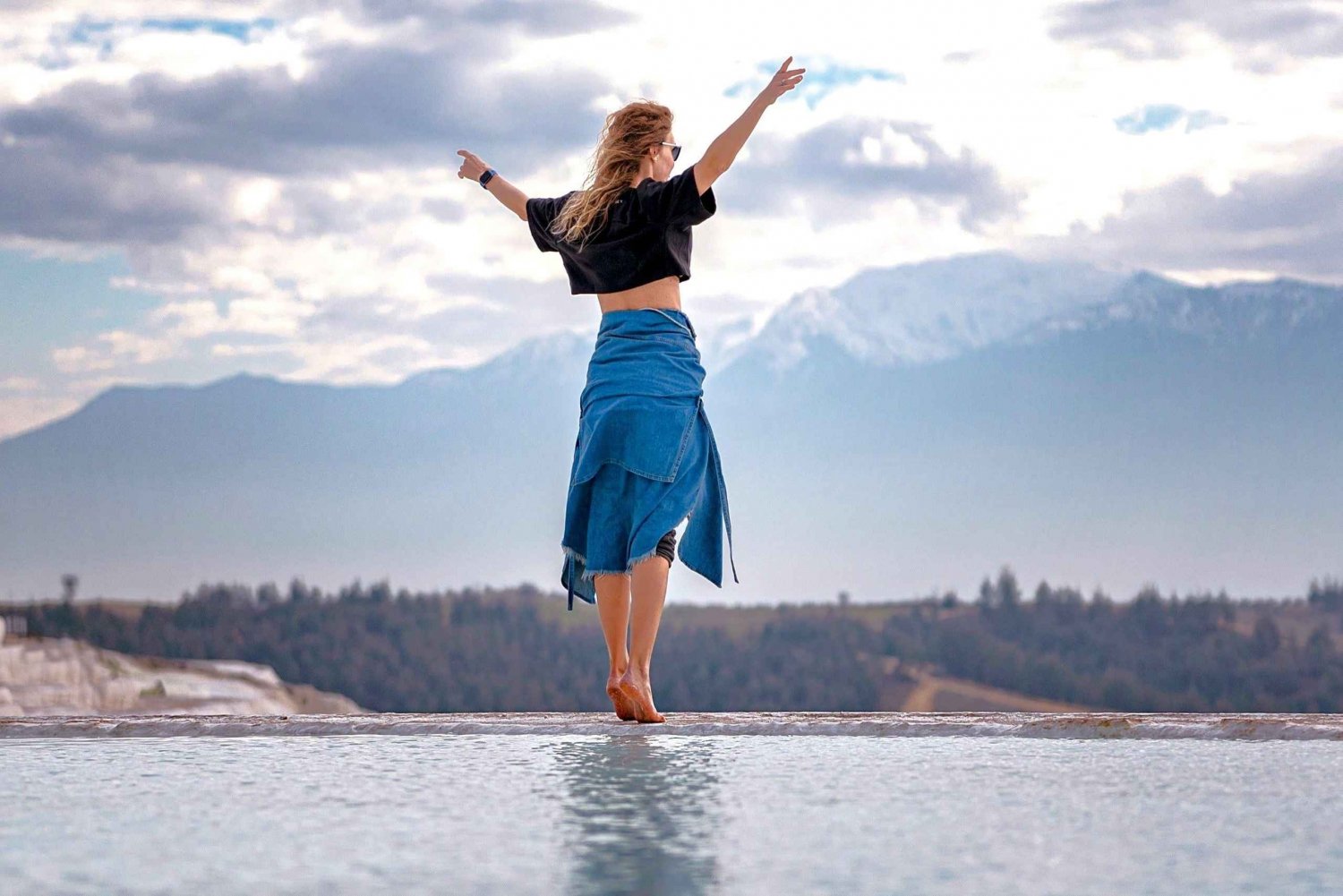 From Kusadasi Hotels or Port: Pamukkale and Hierapolis Tour