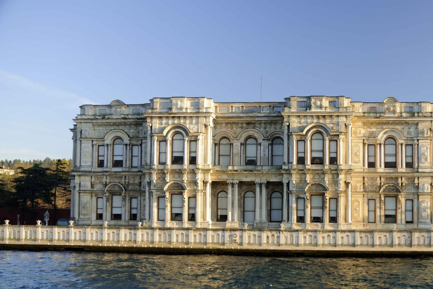 Full-Day Tour with 2 Continents in 1 Day