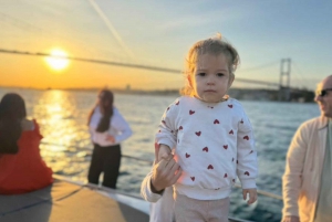 Istanbul:Golden Horn&Bosphorus Sunset Cruise on Luxury Yacht