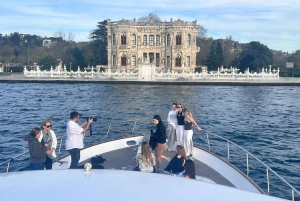 Istanbul:Golden Horn&Bosphorus Sunset Cruise on Luxury Yacht