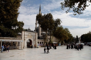 Highlights of Asia & Europe, Coach & Cruise tour Small Group