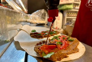 Istanbul: 10 Tastings Food Tour with a Local Host