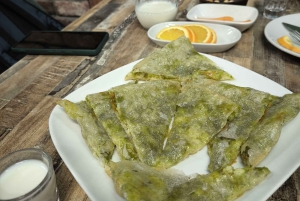 Istanbul: 10 Tastings Food Tour with a Local Host