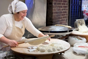 Istanbul: 10 Tastings Food Tour with a Local Host