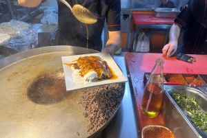 Istanbul: 10 Tastings Food Tour with a Local Host