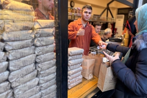 Istanbul: 10 Tastings Food Tour with a Local Host