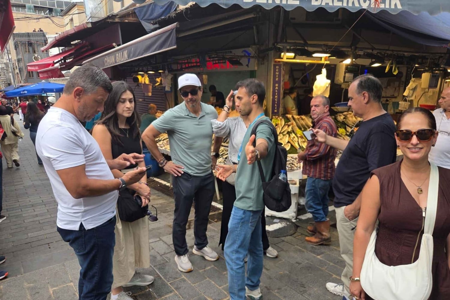 Istanbul: 2-Continent Food Tour with Ferry Ride