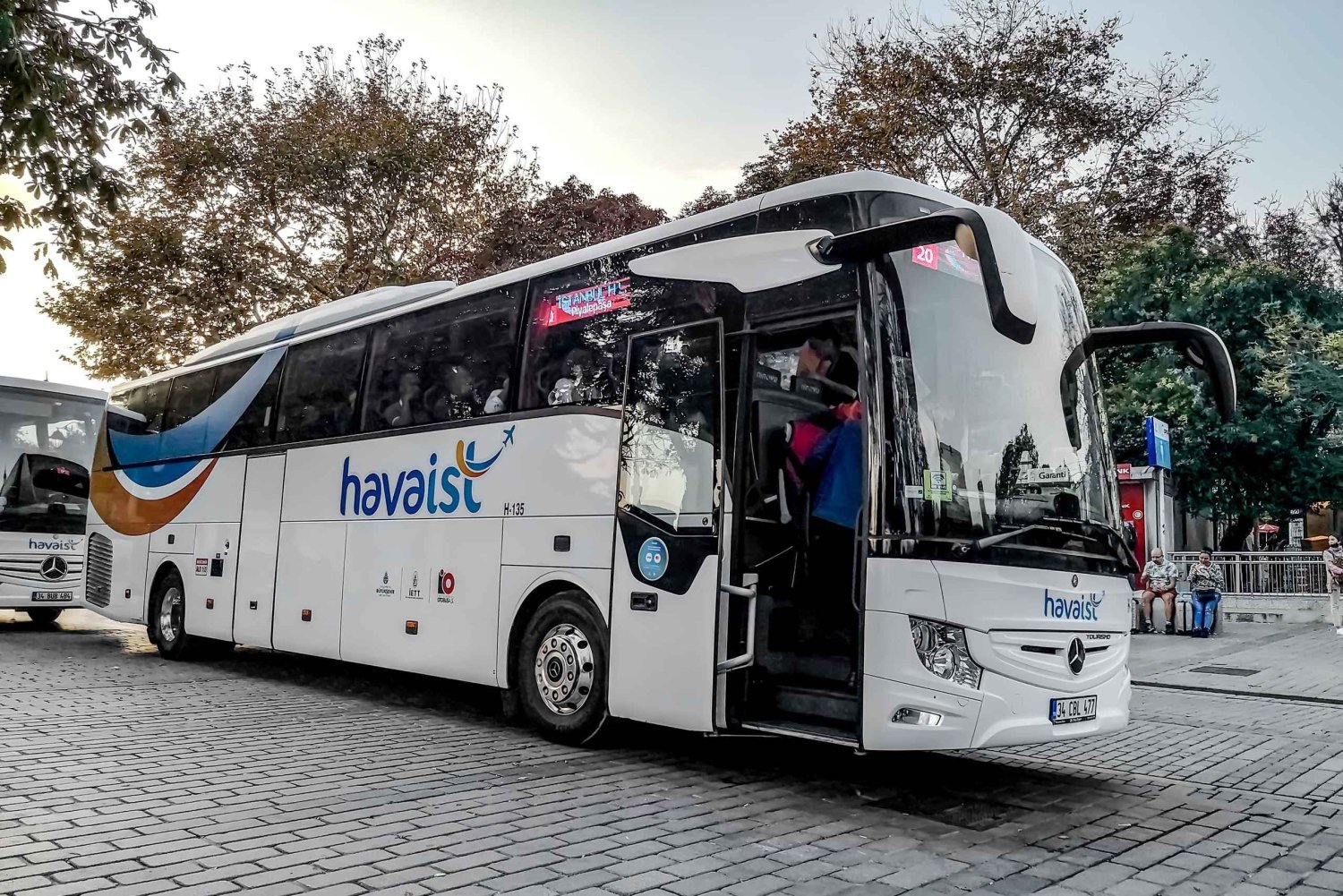 Istanbul: 24/7 Airport Shuttle from/to IST - Sultanahmet