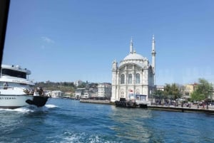 Sunset Bosphorus Yacht Tour with Golden Horn View