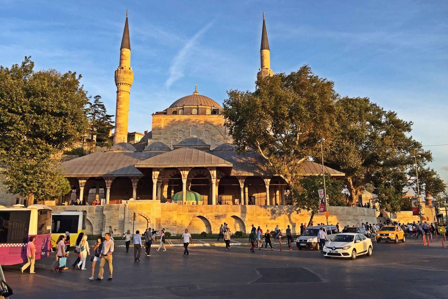 Istanbul: Asian Continent Highlights Walking Tour