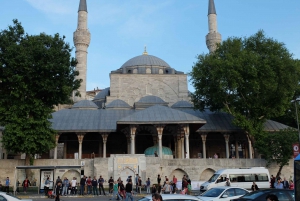 Istanbul: Asian Continent Highlights Walking Tour