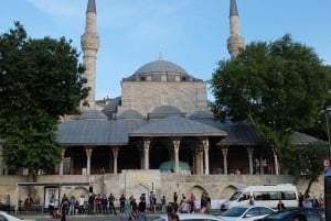 Istanbul: Asian Continent Highlights Walking Tour