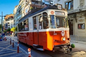 Istanbul: Asian Side Walking Tour with Ferry Ride