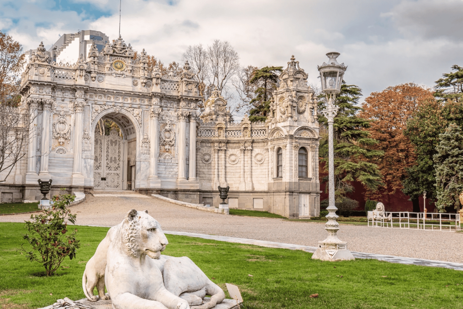 Istanbul: Basilica Cistern & Dolmabahce Palace Combo Ticket