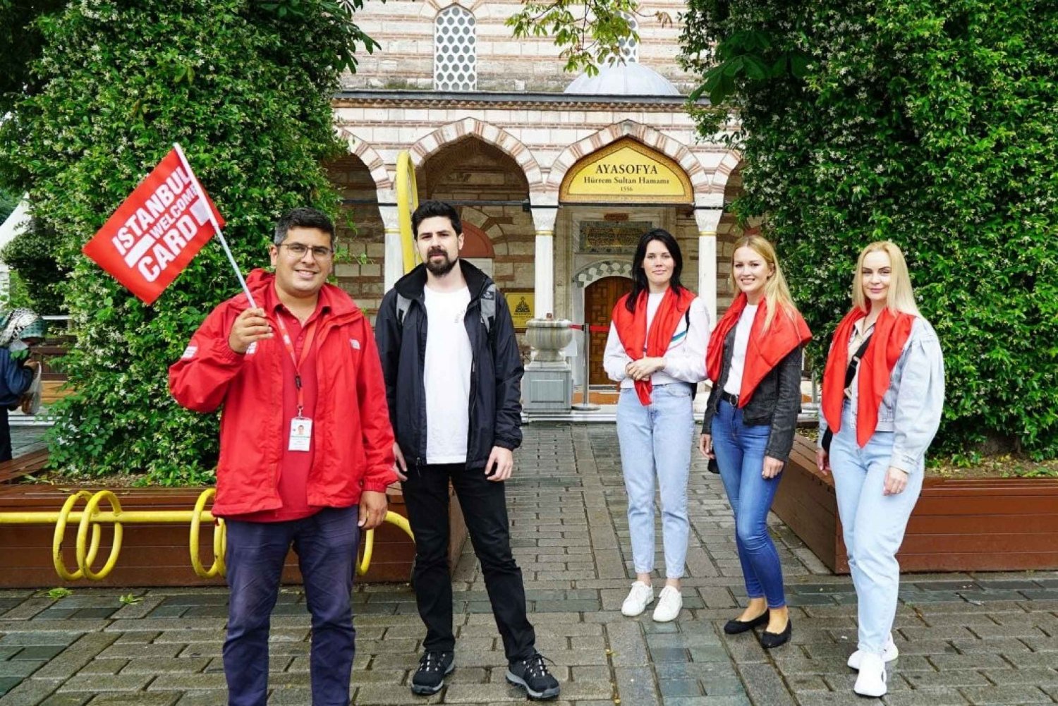 Istanbul: Blue Mosque Guided Tour & Basilica Cistern Ticket