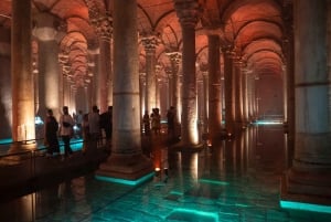 Istanbul: Basilica Cistern Walking Tour with Entry Ticket