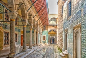 Istanbul: Blue Mosque, Hagia Sofia & Topkapi Palace Day Tour