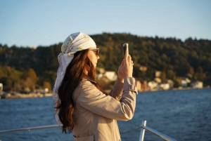 Istanbul: Bosphorus Sunset or Night Yacht Cruise & Transfers
