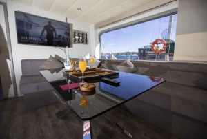 Istanbul: Bosphorus Sunset or Night Yacht Cruise & Transfers