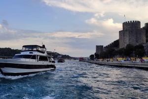 Istanbul: Bosphorus Sunset or Night Yacht Cruise & Transfers
