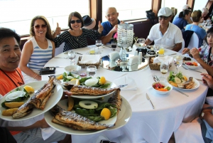 Istanbul: Bosphorus and Black Sea Cruise with Lunch