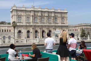 Istanbul: Bosphorus and Black Sea Cruise with Lunch