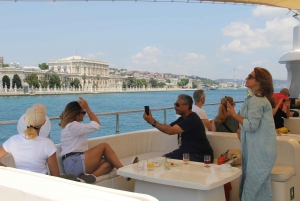 Istanbul: Bosphorus and Black Sea Cruise with Lunch