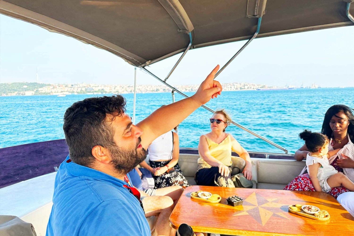 Istanbul: Bosphorus and Golden Horn Sunset Yacht Cruise