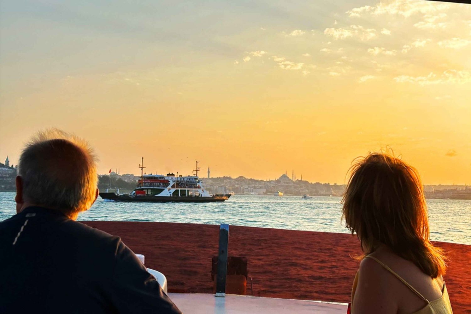 Istanbul: Bosphorus and Golden Horn Sunset Yacht Cruise