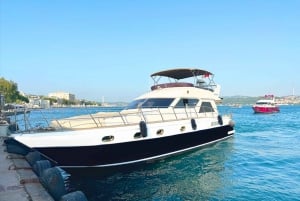 Istanbul: Bosphorus and Golden Horn Sunset Yacht Cruise
