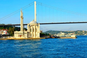 Istanbul: Bosphorus and Golden Horn Sunset Yacht Cruise