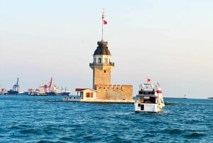 Istanbul: Bosphorus and Golden Horn Sunset Yacht Cruise