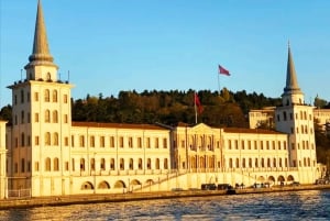 Istanbul: Bosphorus and Golden Horn Sunset Yacht Cruise
