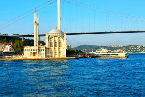 Istanbul: Bosphorus and Golden Horn Sunset Yacht Cruise