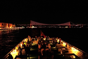 Istanbul: Bosphorus Dinner Cruise Incl. Drinks with Transfer