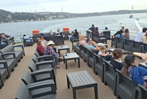 Istanbul: Bosphorus Cruise from Europe or Asia & Audio Guide