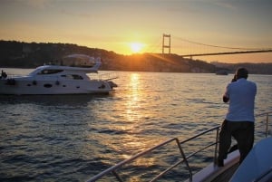 Istanbul: Bosphorus Cruise on A Private Luxury Yacht